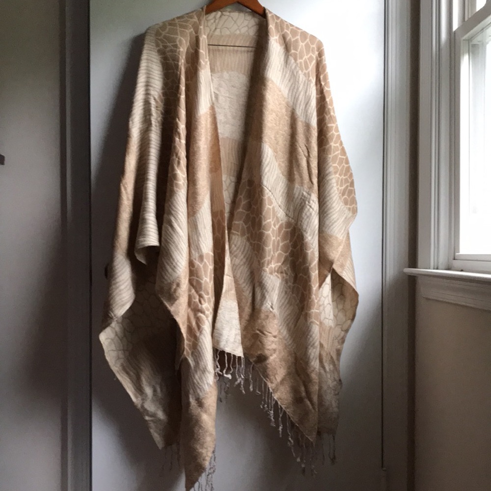 Soft lightweight tan and white Wrap Shawl 29 Palms Hangs 41” braided fringe OS